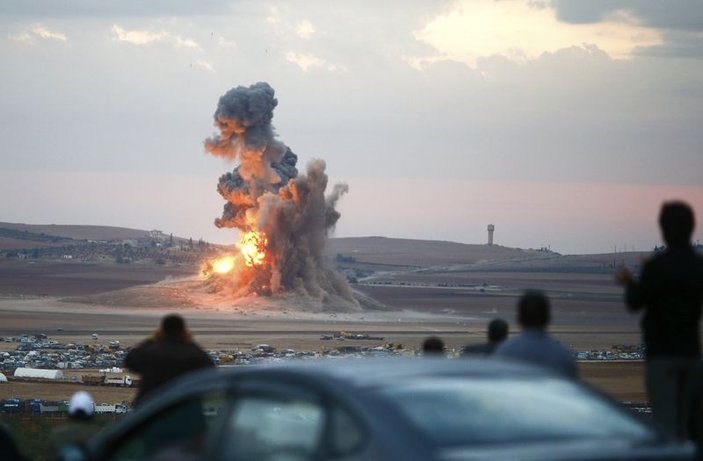 IŞİD'in ele geçirdiği tepe bombalandı
