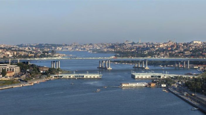 Tarihi Galata köprüsünün 74 metresi kayboldu