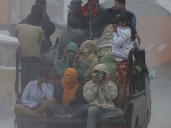 Endonezya'da yanardağ kül yağdırdı