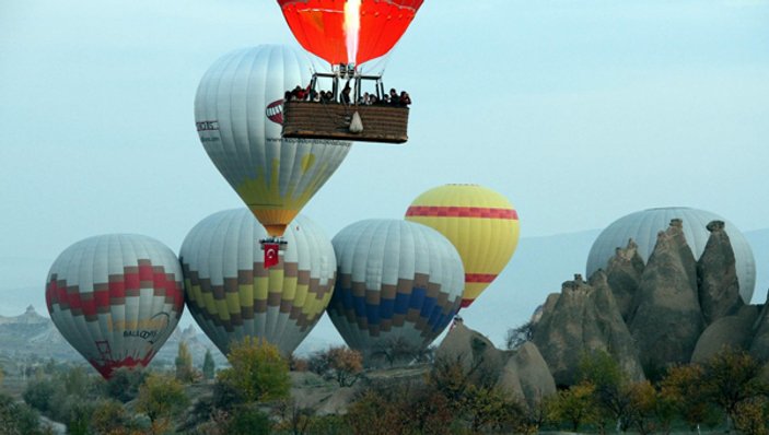 Balonlar 29 Ekim Cumhuriyet Bayramı için havalandı