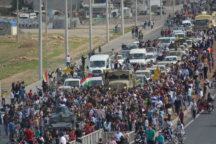 Kobani diyerek sokakları yakanlar Peşmergeyi karşılamadı