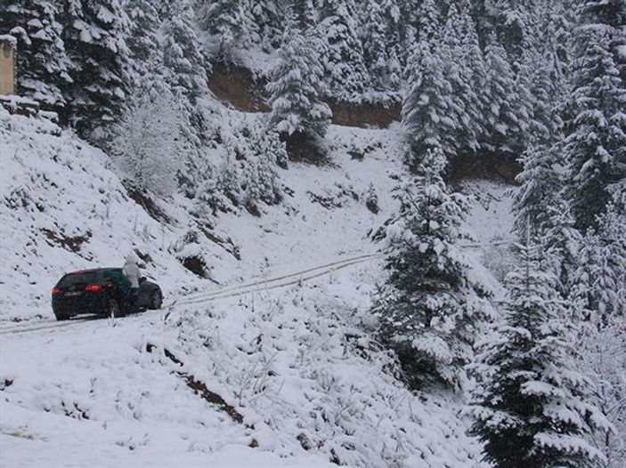 Karadeniz'e kar yağdı
