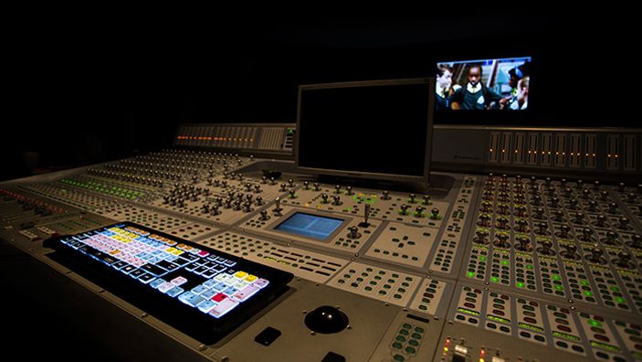 Editörler için özel aydınlatmalı klavye üretildi