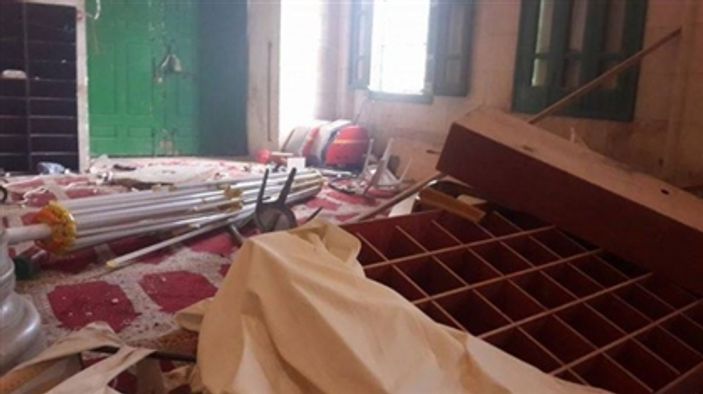 İsrail Mescid-i Aksa'yı bastı İZLE