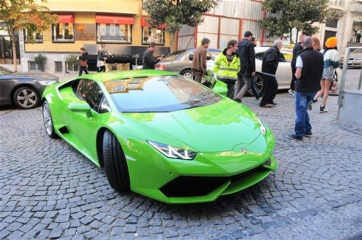 Caner Erkin Asena'ya Lamborghini aldı