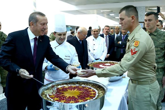 Cumhurbaşkanı Erdoğan'dan Mehmetçiğe aşure