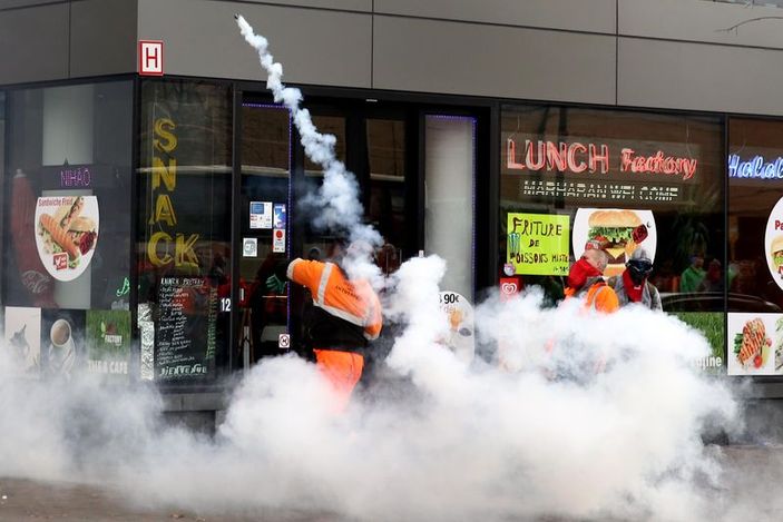 Brüksel sokakları karıştı İZLE