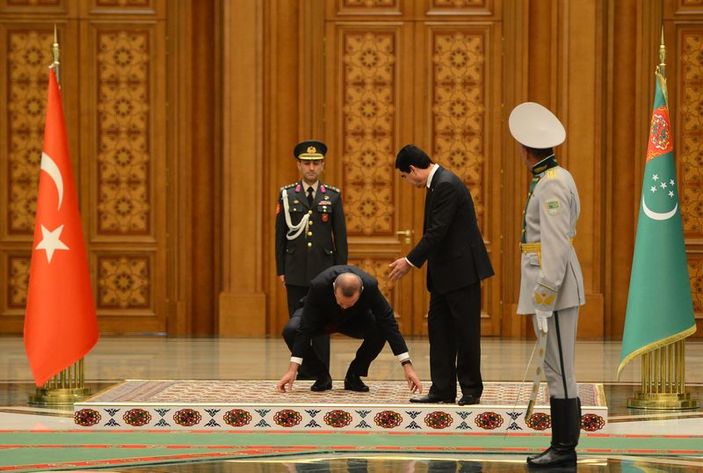 Cumhurbaşkanı Erdoğan Türkmenistan'da İZLE