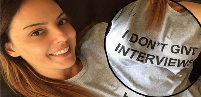 Ebru Gündeş'in mesajlı tişörtü