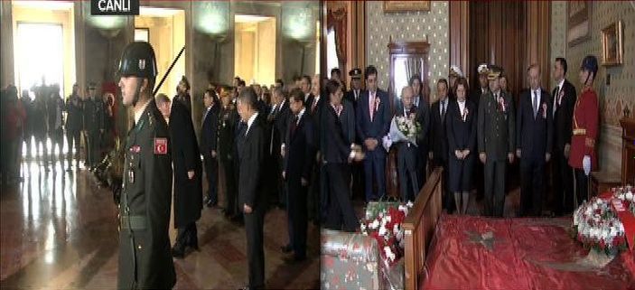 Anıtkabir ve Dolmabahçe'de 10 Kasım törenleri İZLE