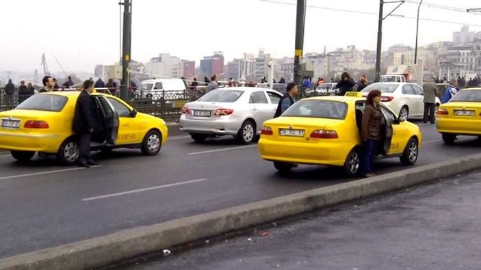 Saat 9'u 5 geçe Türkiye'de hayat durdu İZLE