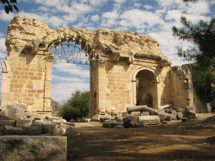 Türkiye'nin ikinci Efes'i Anavarza gün yüzüne çıkıyor