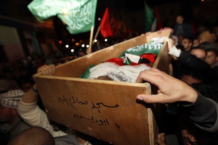 Kudüs'te öldürülen Filistinli için binlerce kişi yürüdü