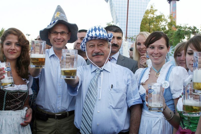 Antalya'da düzenlenen Oktoberfest artık yok İZLE