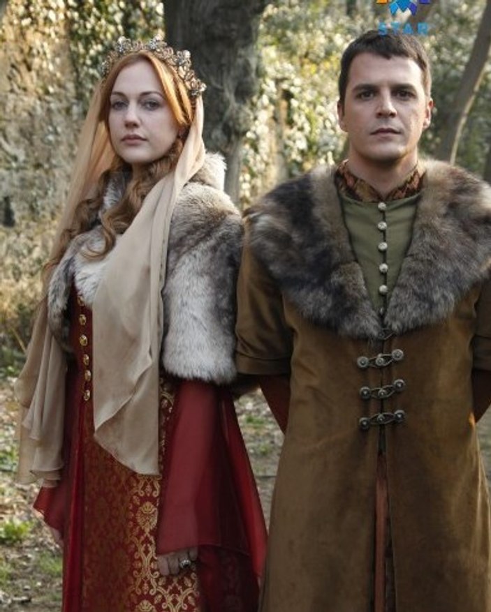 Meryem Uzerli ve Mehmet Günsür aynı projede