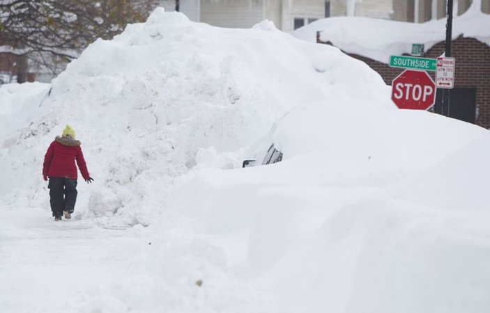 New York'ta kar yağışından ölenlerin sayısı 13'e çıktı