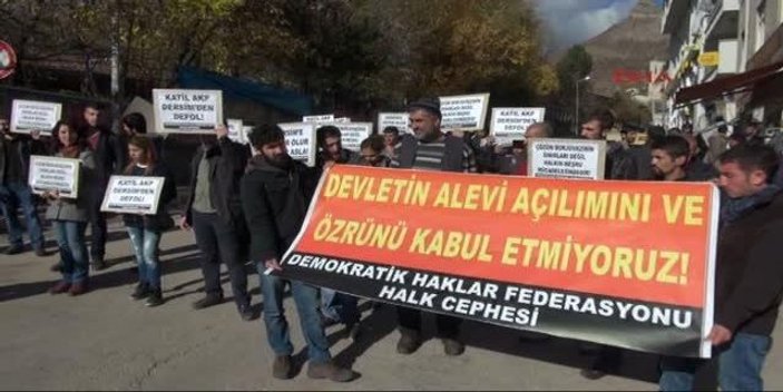 Davutoğlu'nu protesto eden göstericilere müdahale İZLE