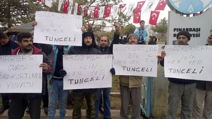 Kayseri'de Bahçeli için Tunceli pankartı