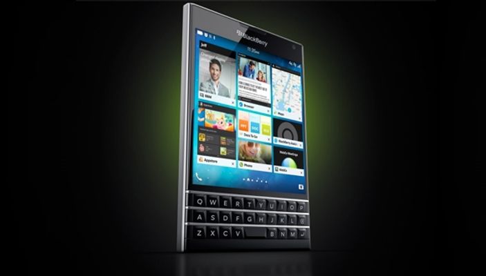 BlackBerry, iPhone'u getirene para ödeyecek