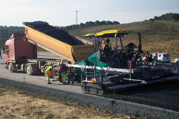 3. köprü güzergahına ilk asfalt döküldü