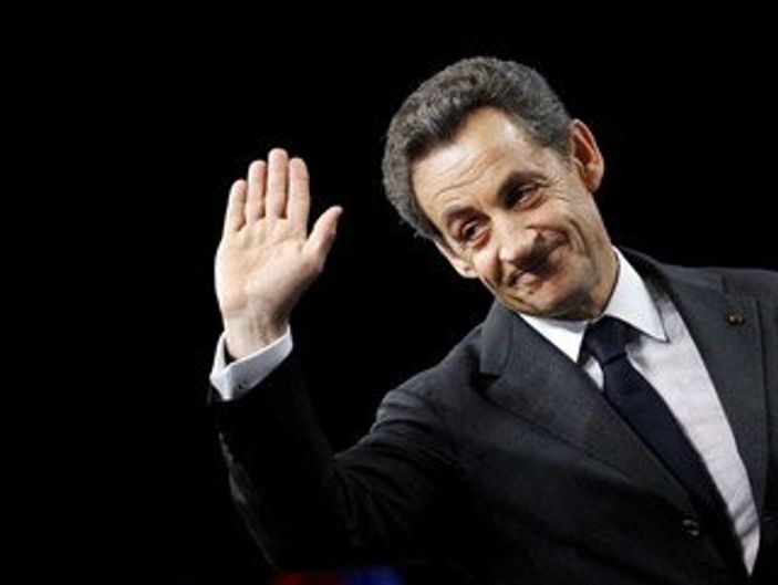 Fransa merkez sağında yarışı Sarkozy kazandı