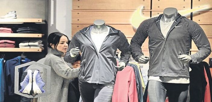 Bengü yine makyajsız yakalandı