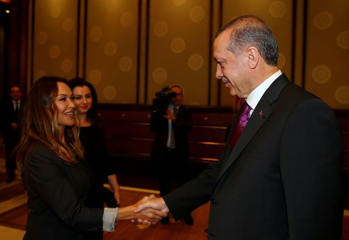 Hülya Avşar'dan Cumhurbaşkanlığı Sarayı yorumu