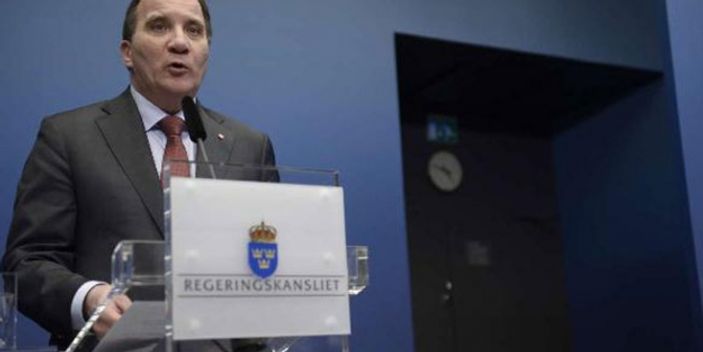 Irkçı parti İsveç hükümetini düşürdü