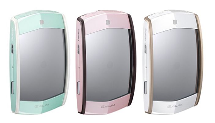 Casio aynalı selfie kamerası üretti