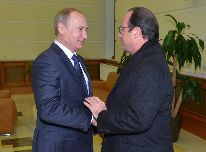 Hollande Moskova'dan geçerken Putin'e uğradı