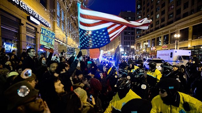 ABD'de polise tepki eylemlerinde 300 gözaltı