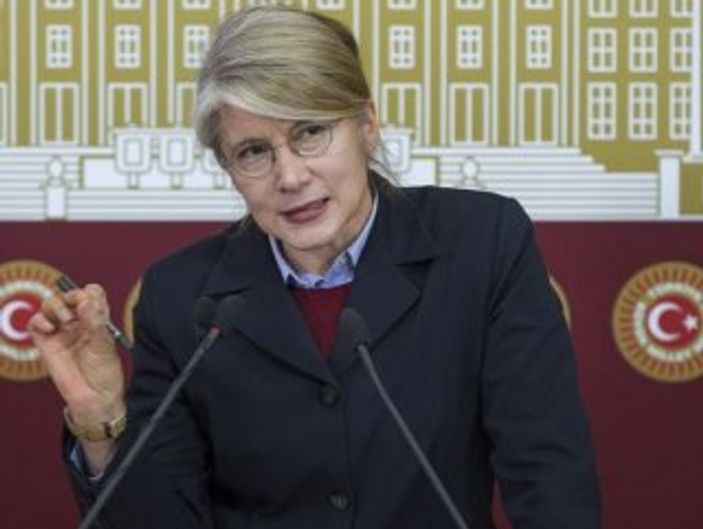 Emine Ülker Batum'un CHP'den ihracını eleştirdi