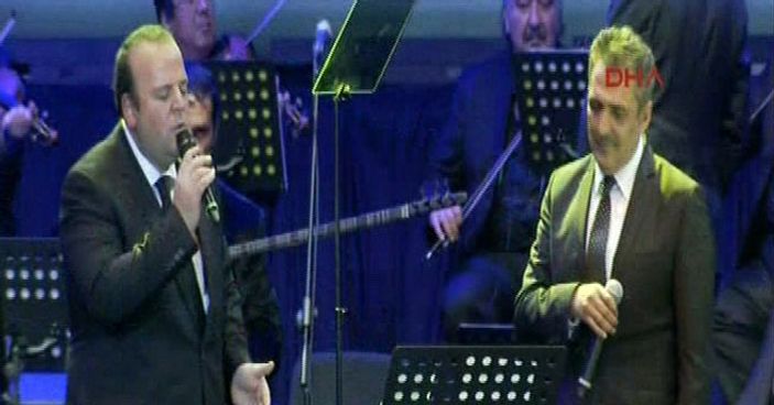 Yavuz Bingöl Şeb-i Arus'ta sahneye çıktı