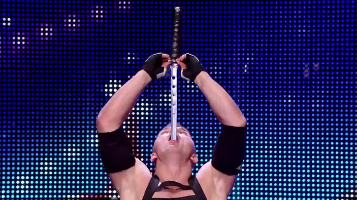 Fransız yetenek yarışmasında inanılmaz gösteriler İZLE