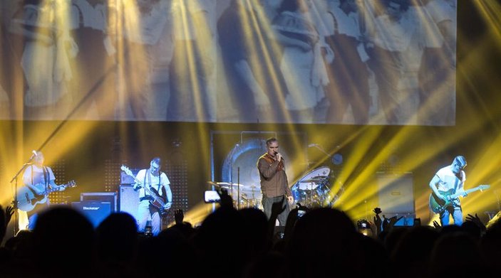 Morrissey İstanbul konserinde et ürünleri sattırmadı