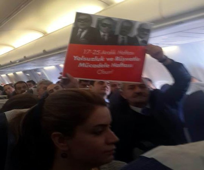CHP'li il başkanı uçakta eylem yaptı