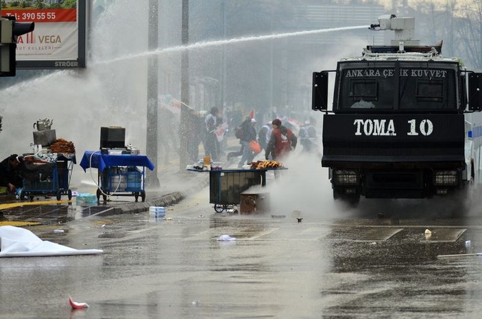 Ankara'da izinsiz yürüyüşe müdahale