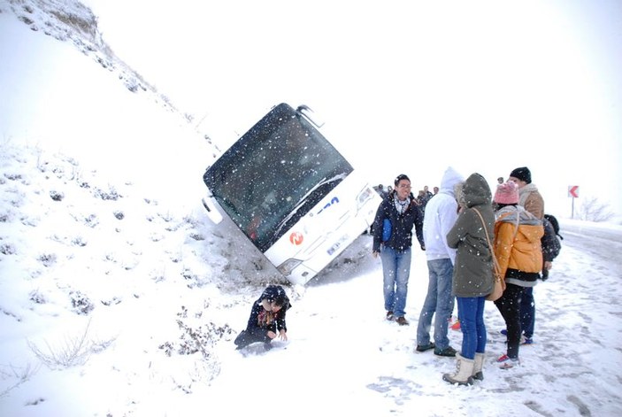 Nevşehir'de kazadan kurtulan turistler fotoğraf çekti