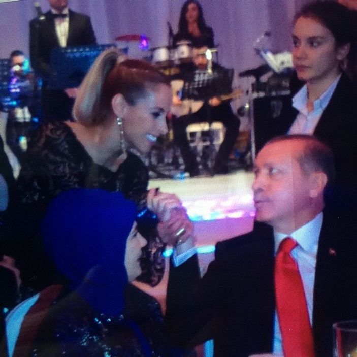 Cumhurbaşkanı Erdoğan Niran Ünsal'a destek verdi