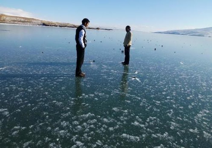 Ardahan'da Çıldır Gölü ve Kura Nehri buz tuttu