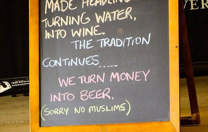 Avustralya'da bir cafeye Müslümanlar giremez yazıldı