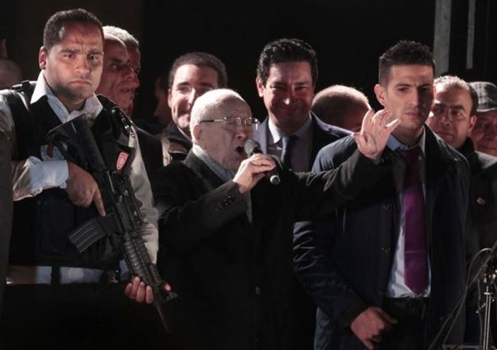 Tunus'ta laik aday Sibsi kazandı