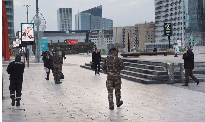 Fransa'da güvenlik önlemleri olağanüstü düzeyde