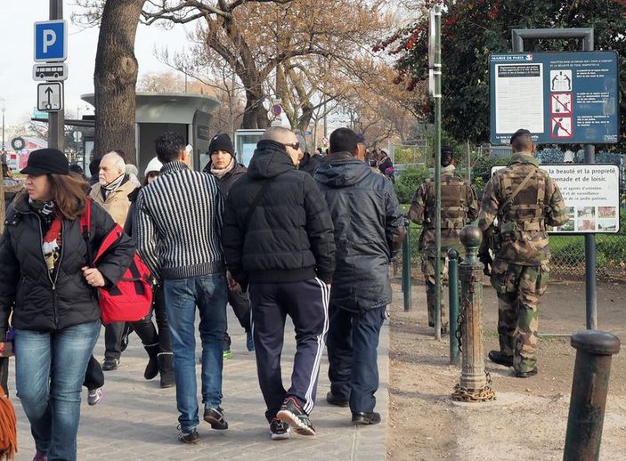 Fransa'da güvenlik önlemleri olağanüstü düzeyde