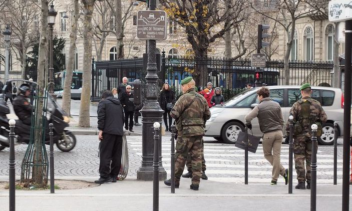 Fransa'da güvenlik önlemleri olağanüstü düzeyde