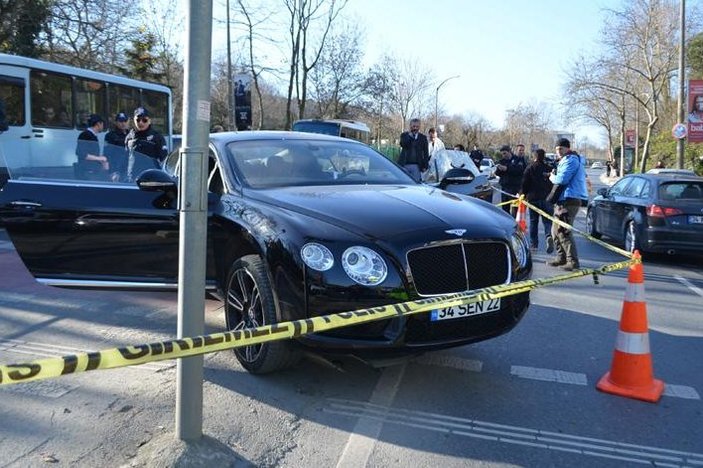Sarıyer'de bir kişi otomobili içinde öldürüldü