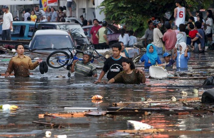 Tarihte Bugün: Endonezya'da tsunami faciası