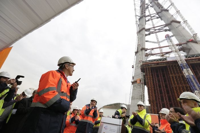 3. Köprü'nün ilk tabliyesi yerleştirildi