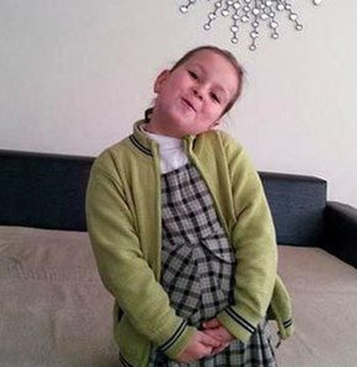 Bursa'da 8 yaşındaki kız servisin altında kaldı