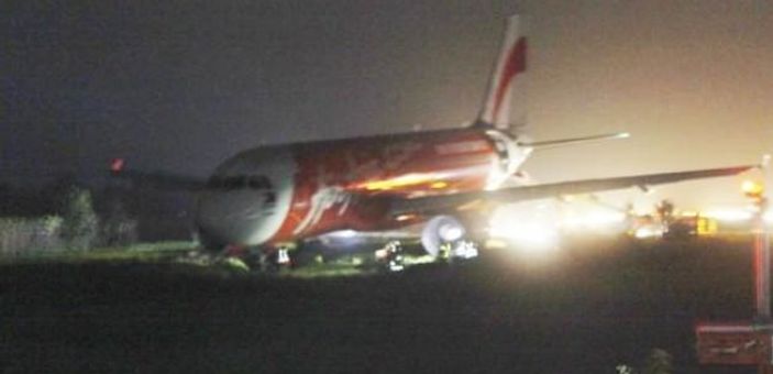 İkinci AirAsia uçağı facia atlattı